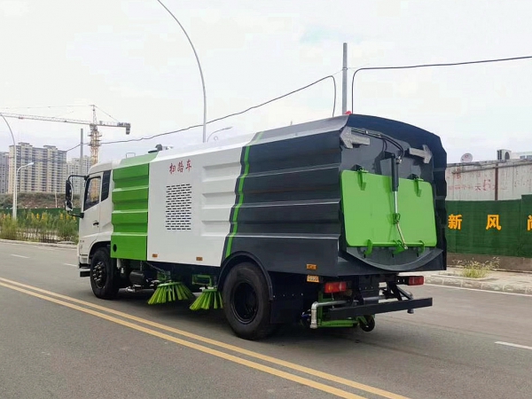 東風(fēng)天錦掃路車（18T）